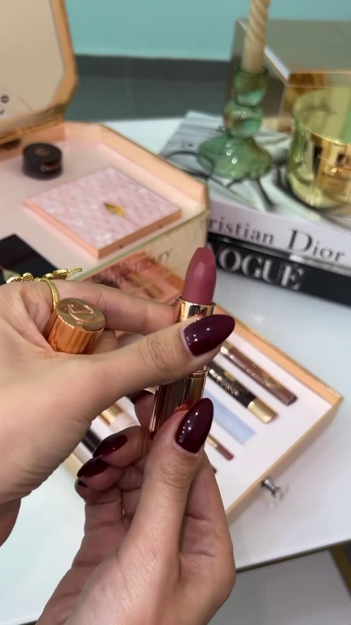 Luxury Beauty Gift Set – Complete Pillow Talk Collection Featuring Lipstick, Eye & Lip Liners, Eyeshadow, Mascara, and Glow Palette in Iconic Rose Gold Packaging