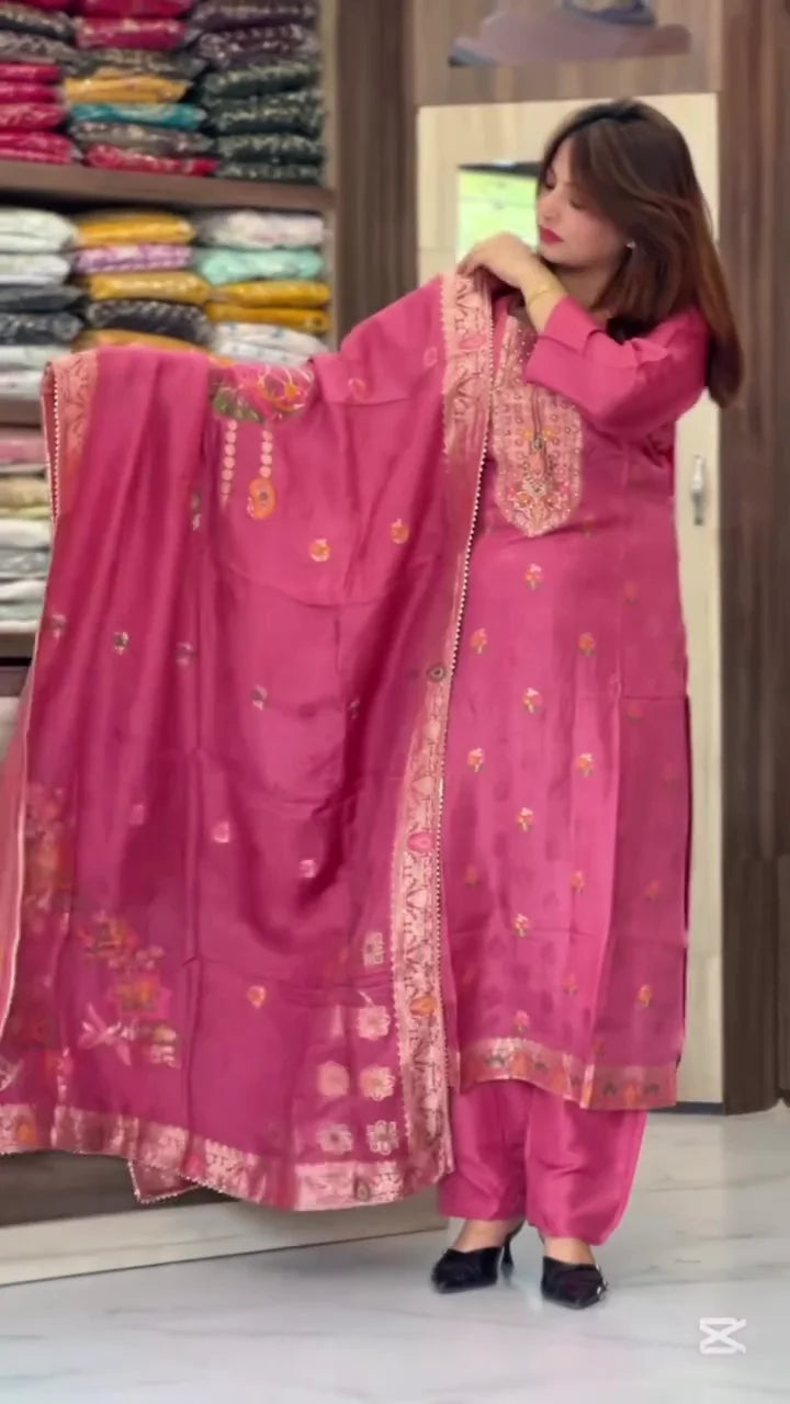 Elegant Onion Pink Chanderi Silk Salwar Suit Set with Exquisite Zari Embroidery, Matching Floral Printed Dupatta, and Tailored Trousers – Perfect for Festive Wear, Weddings, and Celebrations