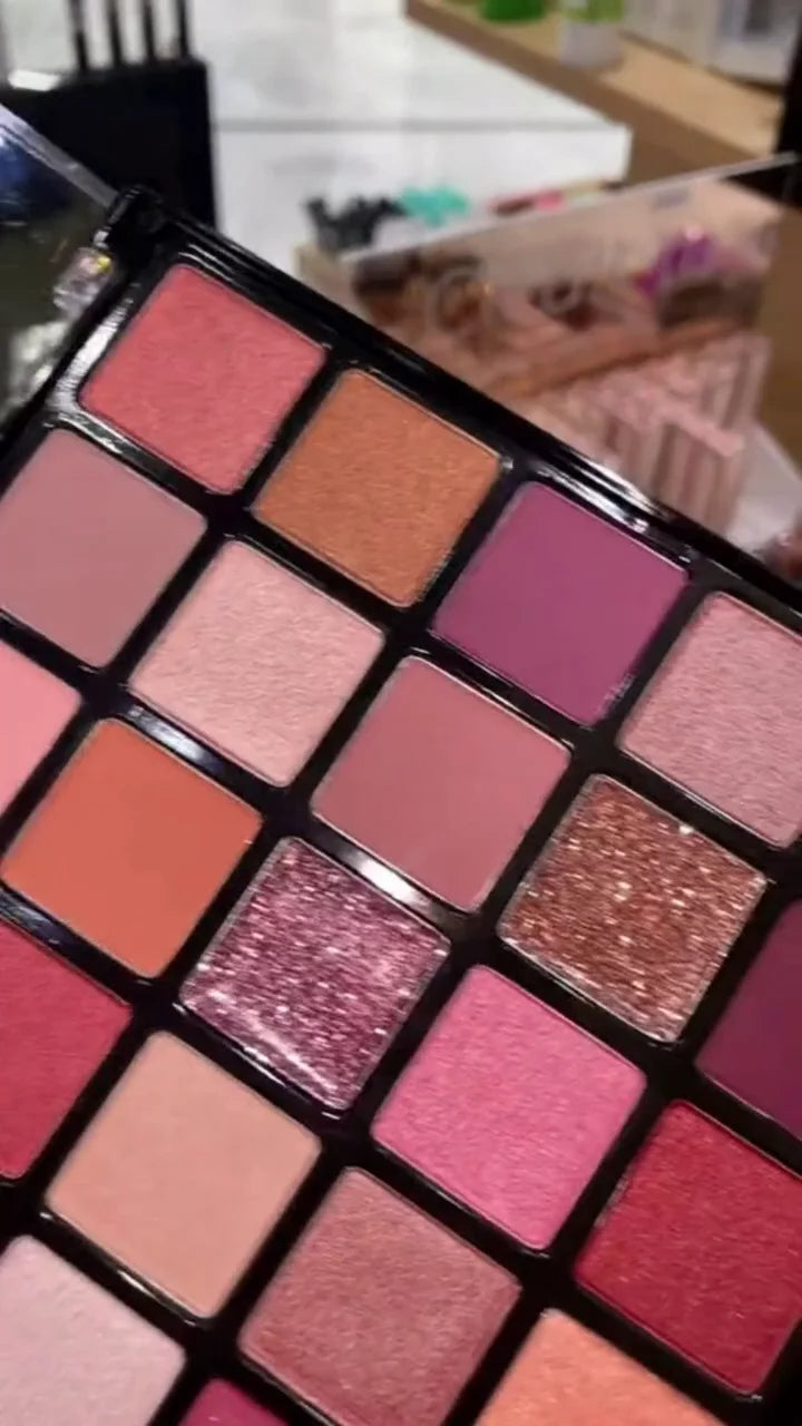 Complete Fashion Makeup Kit – Trendy Cosmetics Collection for Stylish Women