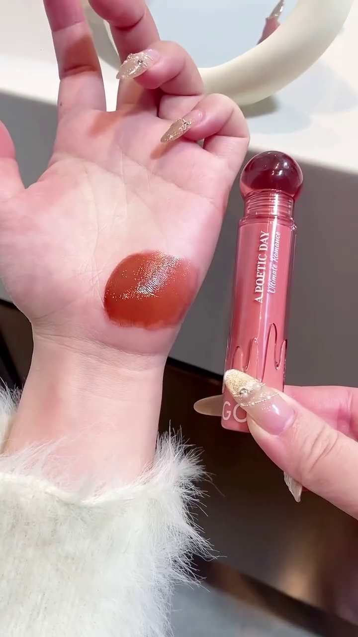 Ultimate Romance High-Shine Glossy Lip Tint – Moisturizing, Long-Lasting, Lightweight Lip Color with a Smooth, Non-Sticky Finish – Available in Multiple Romantic Shades for a Soft and Elegant Look