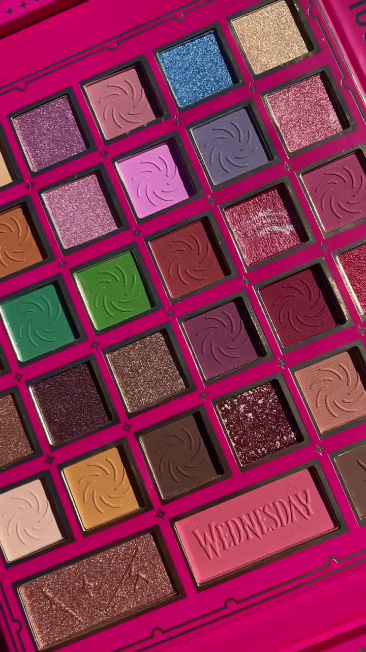 105-Color Eyeshadow Palette – Vibrant Multi-Finish Shades Featuring Matte, Shimmer, Glitter, and Embossed Designs for Creative, Colorful Eye Looks