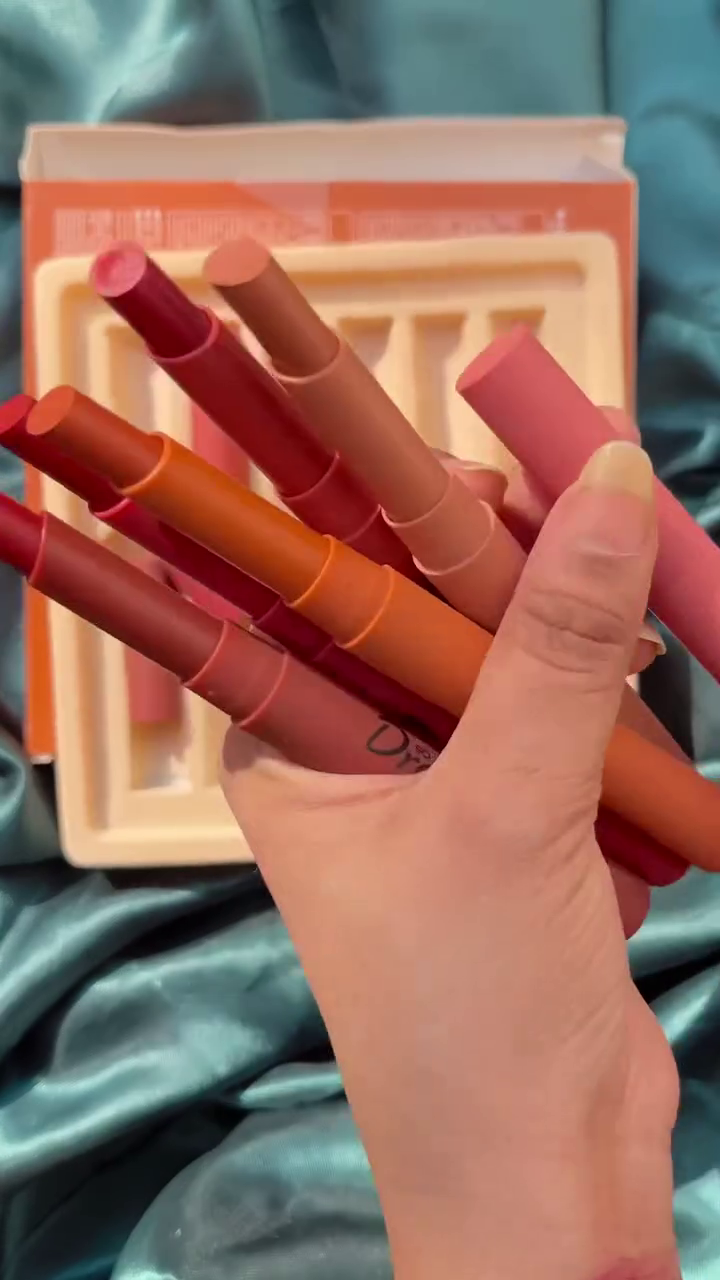 So Sweet Dream Matte Lip Crayon Set – 6 Richly Pigmented, Silky Touch, Long-Lasting Smooth Velvet Lipsticks in Multi Nude & Bold Shades for Effortless Everyday Glam and Professional Finish