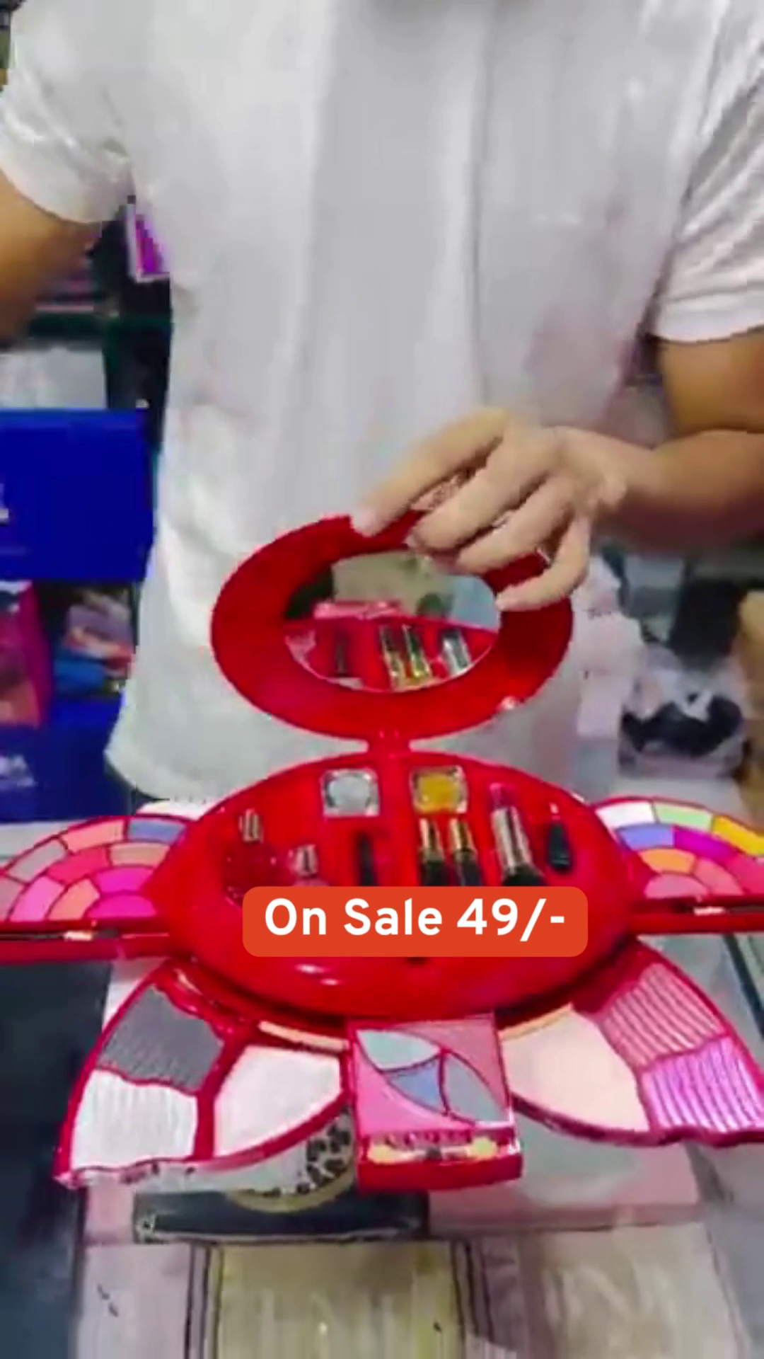 PROFESSIONAL SHIMMERY SHINE 16 EYE SHADOW 1 HIGHLIGHTER 1 BLUSHER 1 COMPACT