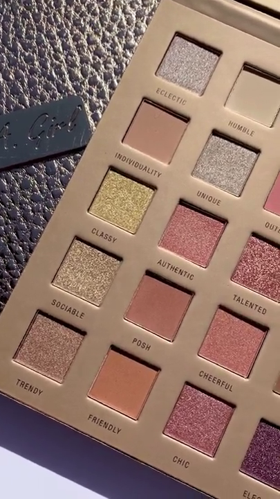 Radiant Expression 16-Shade Luxe Eyeshadow Palette – A Curated Collection of Matte, Shimmer, and Metallic Finishes for Bold, Creative, and Everyday Eye Looks