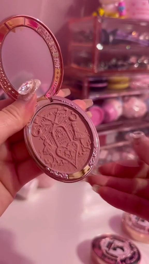 Fairytale Chocolate-Inspired Makeup Collection – Princess-Themed Eyeshadow Palette, Embossed Bronzer, and Luxe Contour Kit in Vintage Pink Packaging