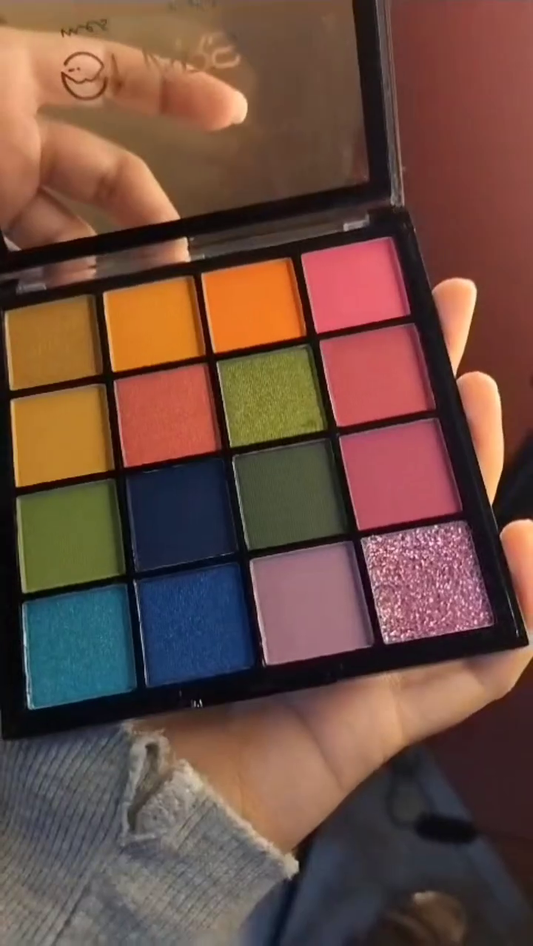 Vibrant 16-Color Matte & Shimmer Eyeshadow Palette – Bold Pigments with Glitter & Satin Finishes for Creative, Colorful, and Dramatic Eye Makeup Looks