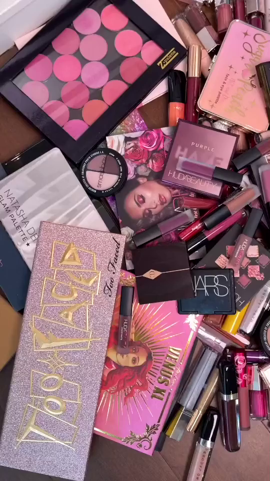 Comprehensive Luxury Makeup Collection Featuring High-End Eyeshadow Palettes, Premium Lipsticks, Creamy Lip Liners, and Versatile Lip Glosses from Iconic Brands – Organized for Glamorous, Everyday, and Artistic Looks