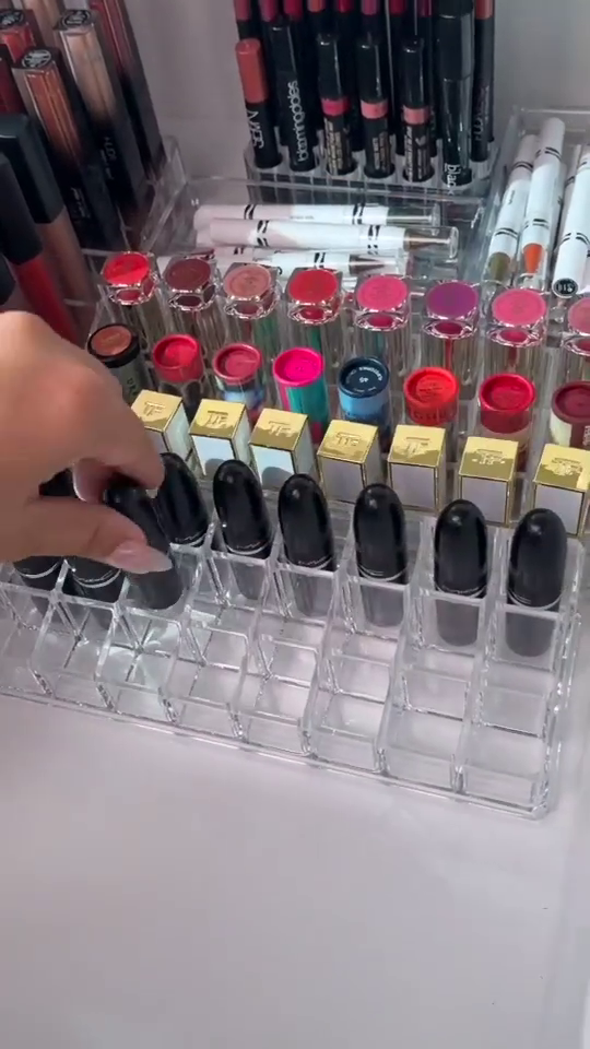 Comprehensive Luxury Makeup Collection Featuring High-End Eyeshadow Palettes, Premium Lipsticks, Creamy Lip Liners, and Versatile Lip Glosses from Iconic Brands – Organized for Glamorous, Everyday, and Artistic Looks