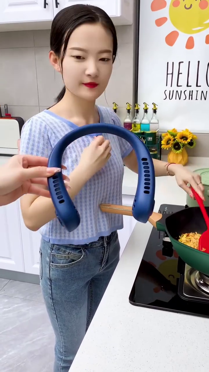 Portable Hands-Free Neck Fan with Dual Adjustable Air Outlets – USB Rechargeable Wearable Cooling Device for Personal Use, Ideal for Cooking, Outdoor Activities, Office, and Summer Travel