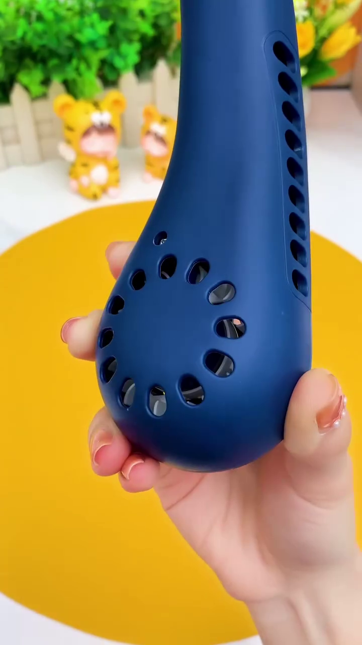 Portable Hands-Free Neck Fan with Dual Adjustable Air Outlets – USB Rechargeable Wearable Cooling Device for Personal Use, Ideal for Cooking, Outdoor Activities, Office, and Summer Travel