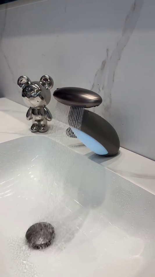 Multifunctional Whale-Inspired Multi-in-1 Bathroom Faucet with Stream, Fountain, and Shower Spray Modes – Modern Pull-Out Design with LED Accent Light for Stylish and Versatile Sink Use