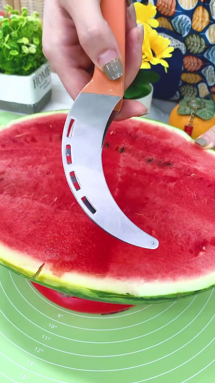 Stainless Steel Watermelon Slicer and Server Tool with Ergonomic Non-Slip Handle, Precision-Curved Blade for Effortless Cubed Cutting and Fruit Lifting, Perfect for Summer Picnics and Kitchen Use