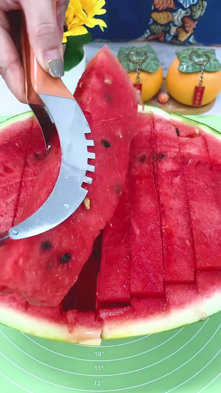Stainless Steel Watermelon Slicer and Server Tool with Ergonomic Non-Slip Handle, Precision-Curved Blade for Effortless Cubed Cutting and Fruit Lifting, Perfect for Summer Picnics and Kitchen Use