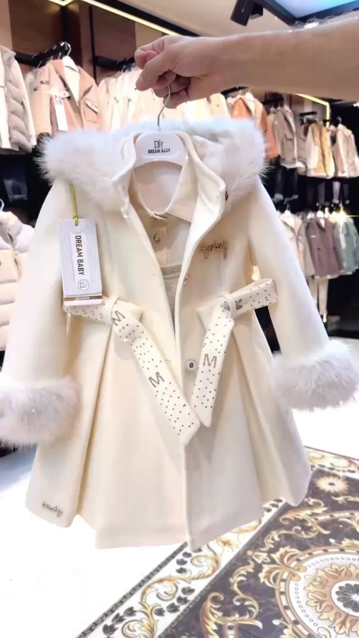 Trendy Women's High-Waisted Black Denim Jeans: Oversized Loose Fit Style with Wide-Leg Cut and Classic Five-Pocket Design