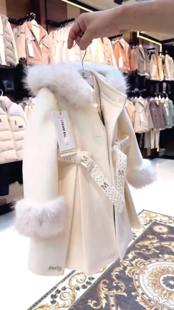 Trendy Women's High-Waisted Black Denim Jeans: Oversized Loose Fit Style with Wide-Leg Cut and Classic Five-Pocket Design