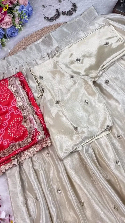 White Choli: A Classic Blend of Elegant Simplicity, Flattering Fit, and Timeless Ethnic Grace