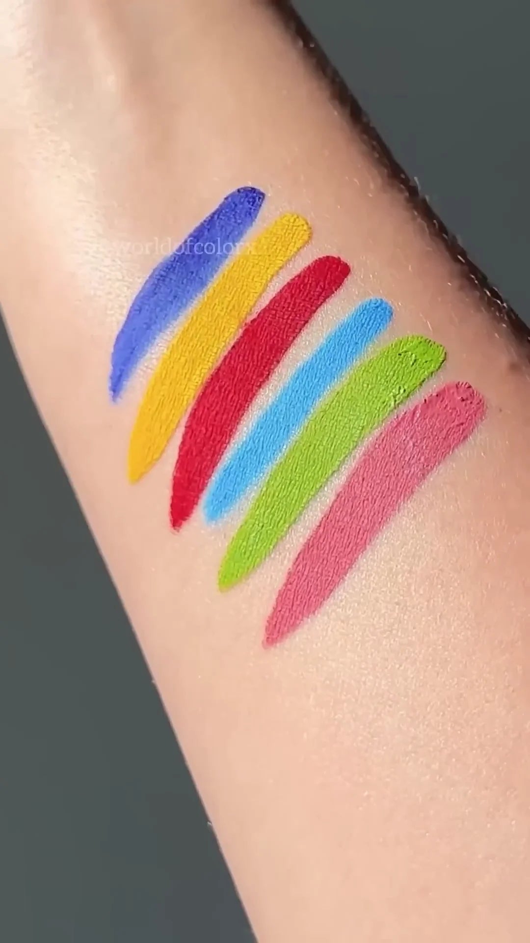 Rainbow Collection Lipsticks – Vibrant Multicolor Set with Bold Shades in Red, Yellow, Green, Blue, Purple and Pink for Creative Makeup Looks