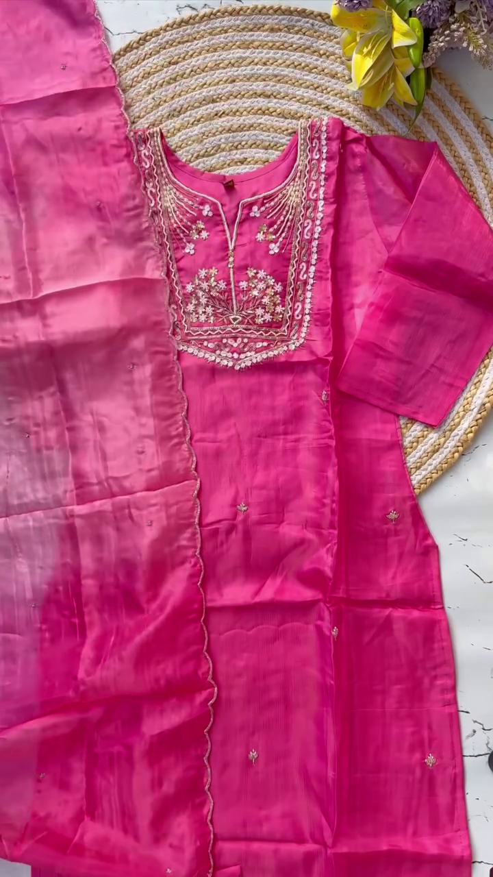 Pink Silk Kurta Set with Intricate Embroidery and Matching Dupatta – Perfect for Festive and Traditional Occasions