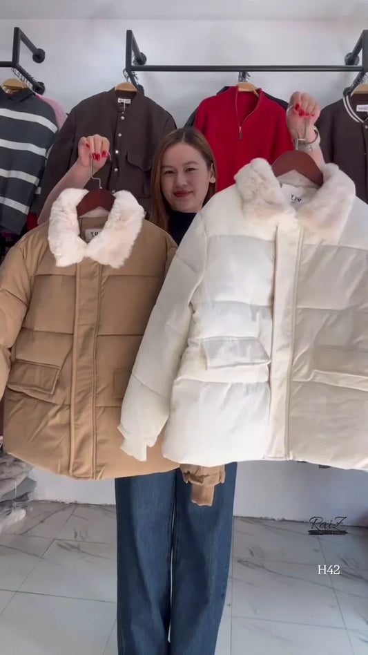 Elegant Winter Puffer Coat with Soft Plush Collar – Cozy Insulated Jacket with Large Front Pockets and Smooth Zipper Closure