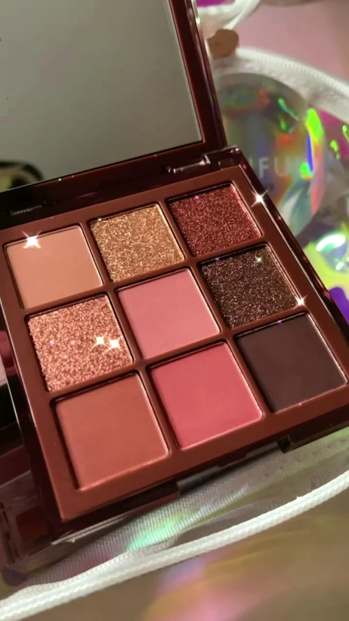 Trendy Chic Makeup Kit – Ultimate Beauty Essentials Collection for Women