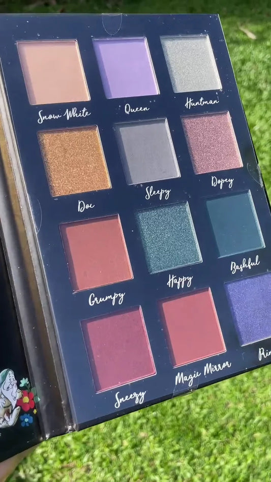 Complete Glam Cosmetic Kit – Stylish Makeup Collection for Women