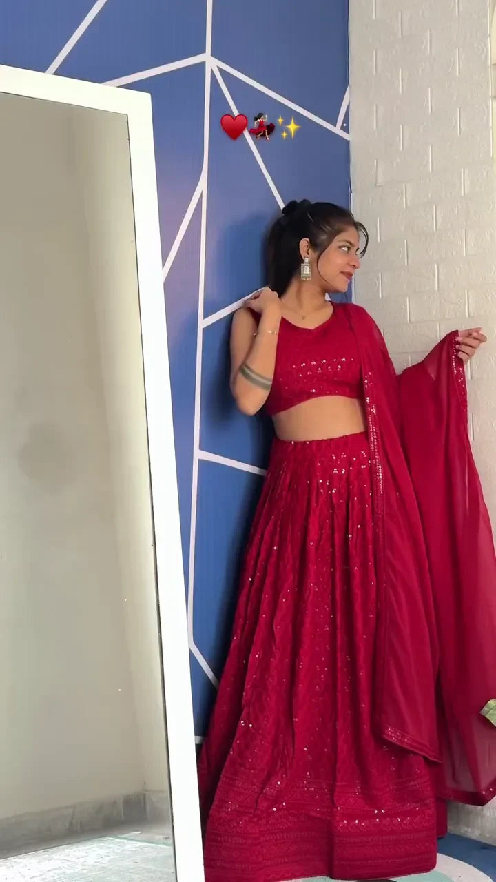 Lavender Saree with Silver Detailing on the Blouse and Pleats, Featuring a Modern Cut-Out Design for a Chic and Stylish Look