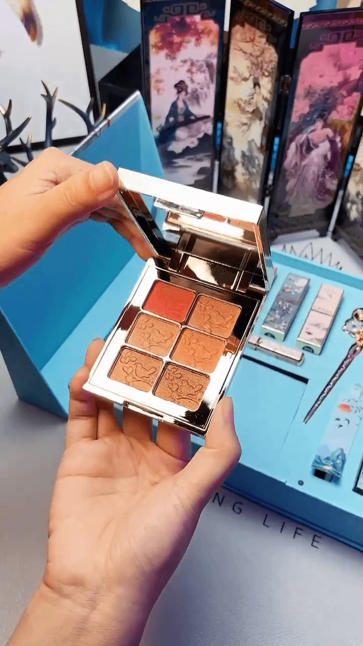 Luxury Traditional Chinese-Inspired Makeup Gift Set with Lipsticks, Eyeshadow Palette, Hairpin, and Accessories in Elegant Collector Box