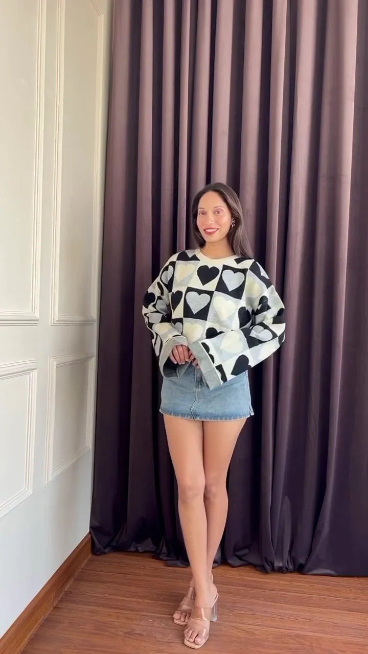 Winter Top: A Cozy Blend of Warm Fabric, Comfortable Fit, and Effortless Cold-Season Style