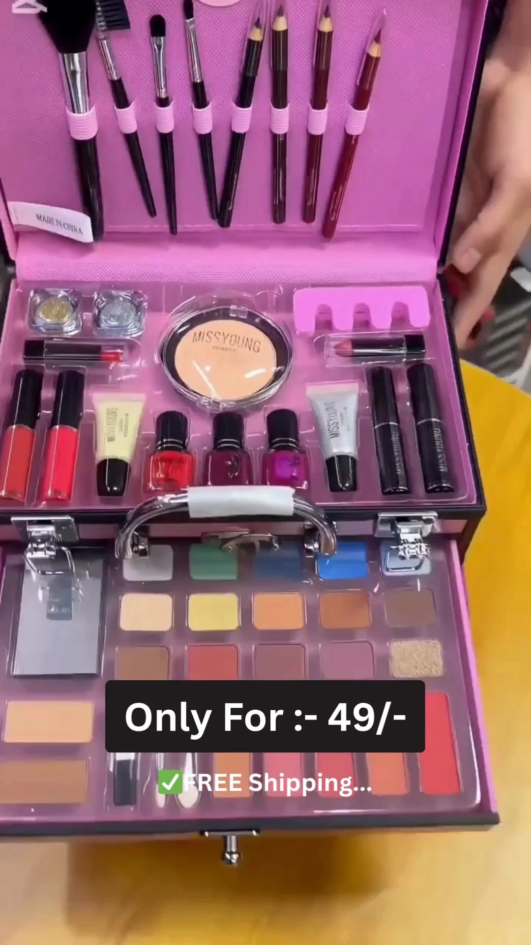 Trendy Women’s Makeup Kit | Style 28 Finish