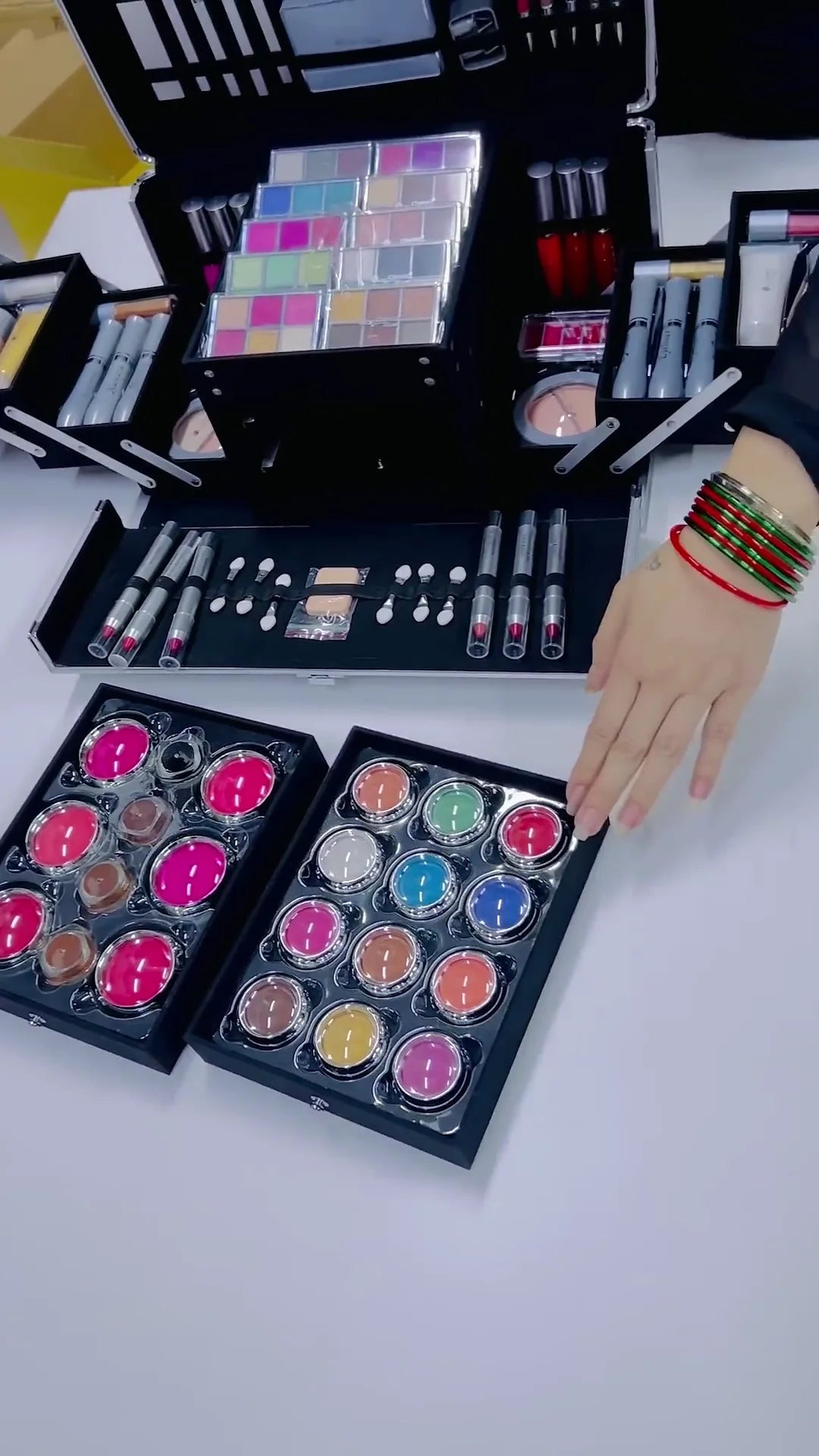 All-in-One Professional Makeup Kit – Complete Cosmetic Box with Eyeshadow Palettes, Lip Colors, Foundations, Blush, Brushes & Beauty Essentials for Daily, Party & Bridal Makeup