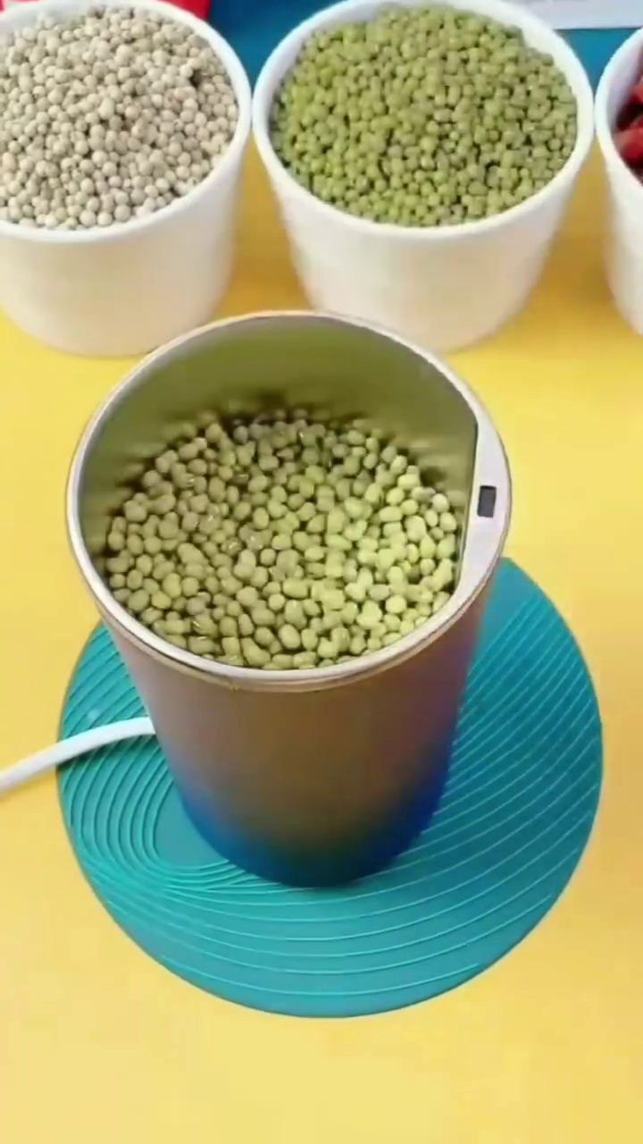 Electric Stainless Steel Portable Grinder for Spices, Coffee Beans, Grains, and Nuts – High-Speed Blade Mill with Transparent Lid, One-Touch Operation, and Compact Design for Home Kitchen Use