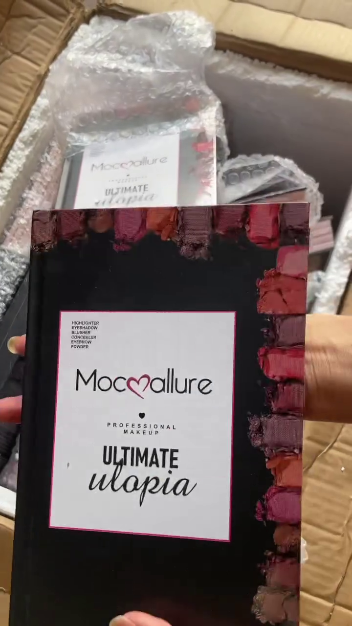 All-in-One Ultimate Makeup Kit Featuring Multi-Color Eyeshadow Palettes, Radiant Blush Shades, and Pigmented Glitter Pressed Powders in Elegant Floral Packaging – Ideal for Professional and Personal Use