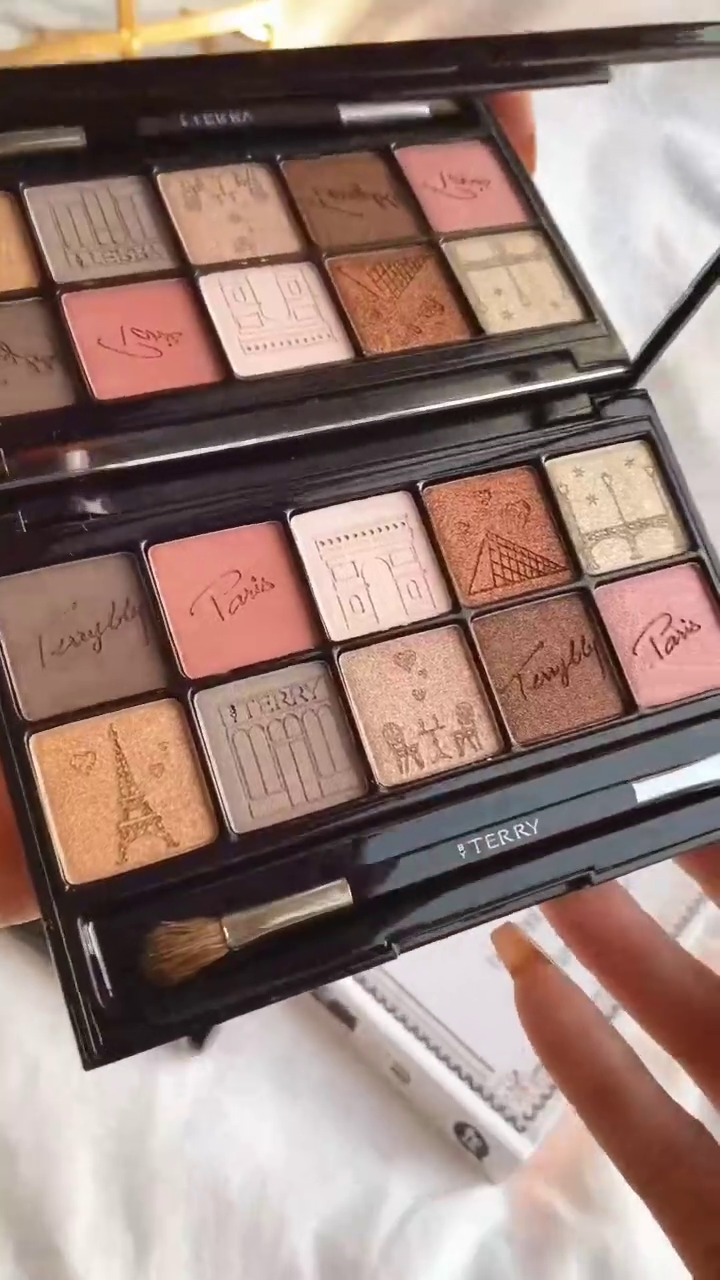 By Terry V.I.P Expert Paris Mon Amour Eyeshadow Palette – A Romantic Collection of 12 Paris-Inspired Shades Featuring Iconic Landmarks and Luxurious Finishes for Effortlessly Chic Looks