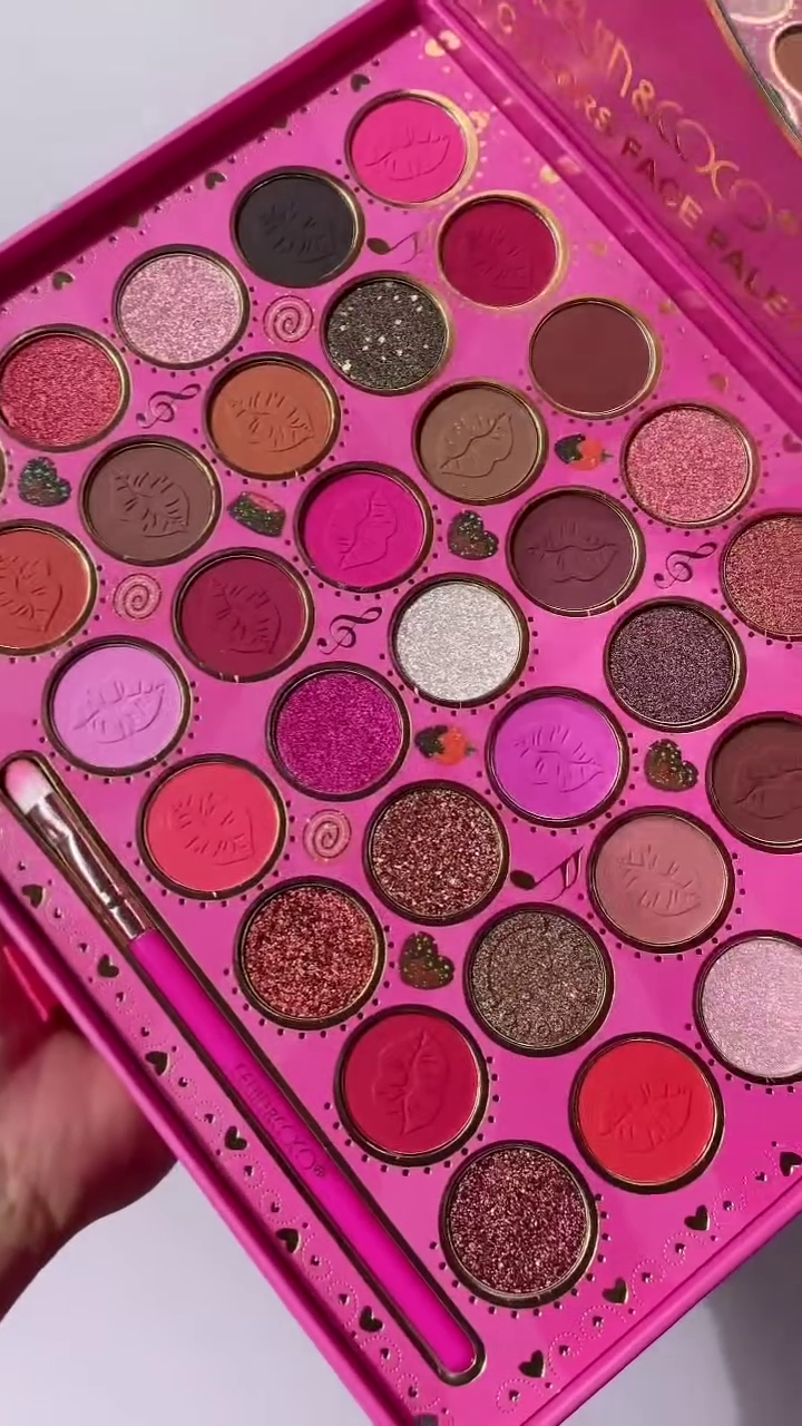 Hearts & Glam Sparkle 2-in-1 Eyeshadow Palette Set – Vibrant Mattes, Shimmers, and Glitters for Bold and Playful Looks