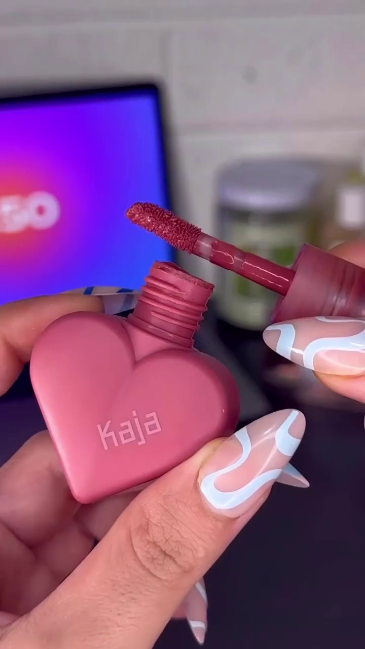 Swipe Lightweight Cushiony Lip Mousse – Heart-Shaped Soft Matte Lip Color with Precision Applicator for Smooth, Buildable Coverage