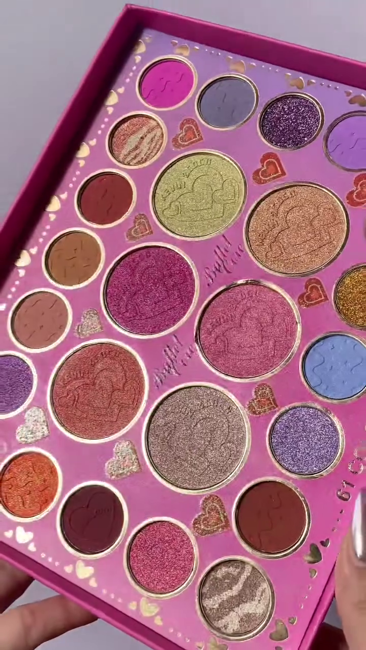 Hearts & Glam Sparkle 2-in-1 Eyeshadow Palette Set – Vibrant Mattes, Shimmers, and Glitters for Bold and Playful Looks