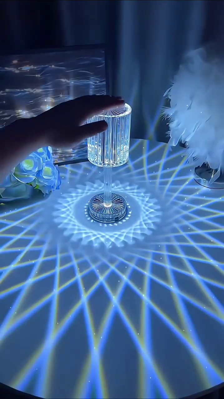 Crystal Diamond Touch Lamp – Elegant LED Night Light with 3D Projection Effect, Rechargeable Ambient Table Lamp for Bedroom, Living Room & Romantic Decor