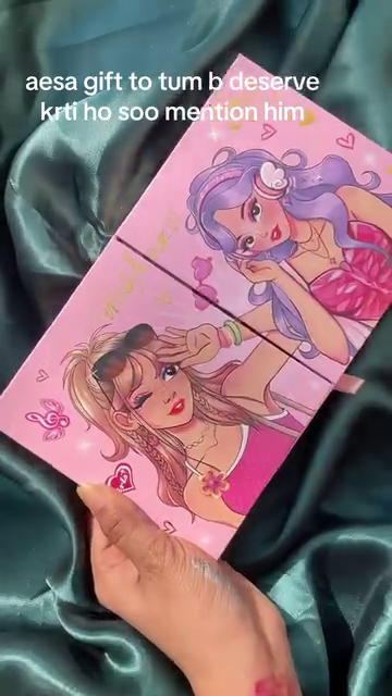 Multi-Functional Makeup Palette Featuring 18+ Vibrant Eyeshadow Shades, 3 Rosy Blushes, and 12 Shimmering Crystal Tones