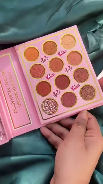 Multi-Functional Makeup Palette Featuring 18+ Vibrant Eyeshadow Shades, 3 Rosy Blushes, and 12 Shimmering Crystal Tones