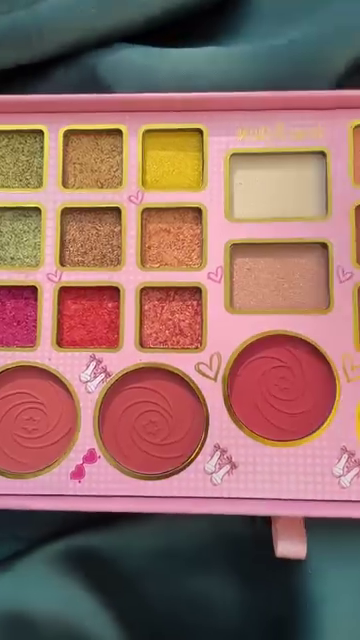 Multi-Functional Makeup Palette Featuring 18+ Vibrant Eyeshadow Shades, 3 Rosy Blushes, and 12 Shimmering Crystal Tones